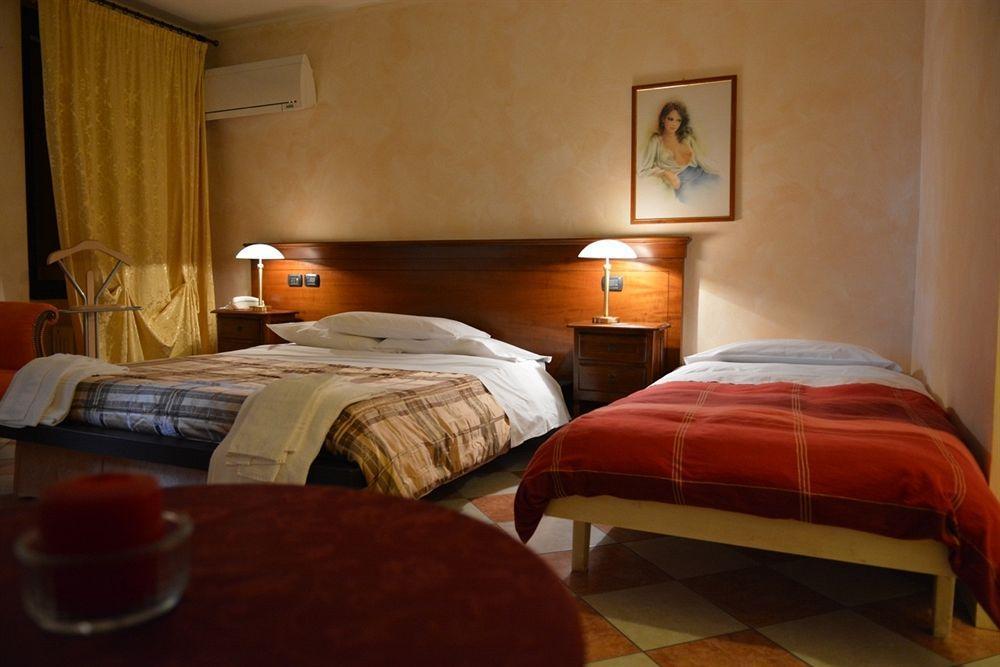 Hotel Due Colonne 산보니파시오 외부 사진